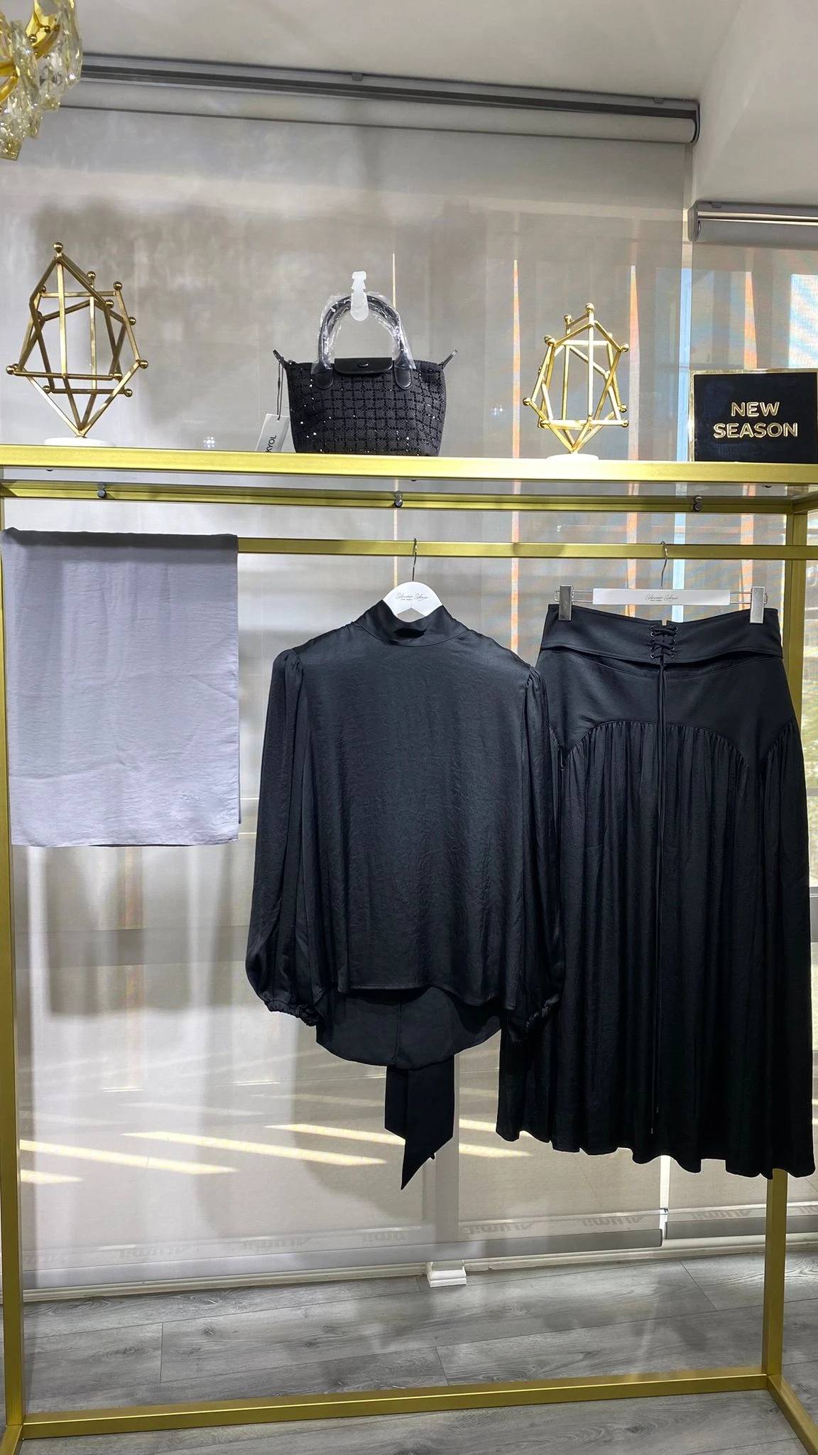SİYAH VUU 2019 BÜZGÜLÜ VEREV ETEK