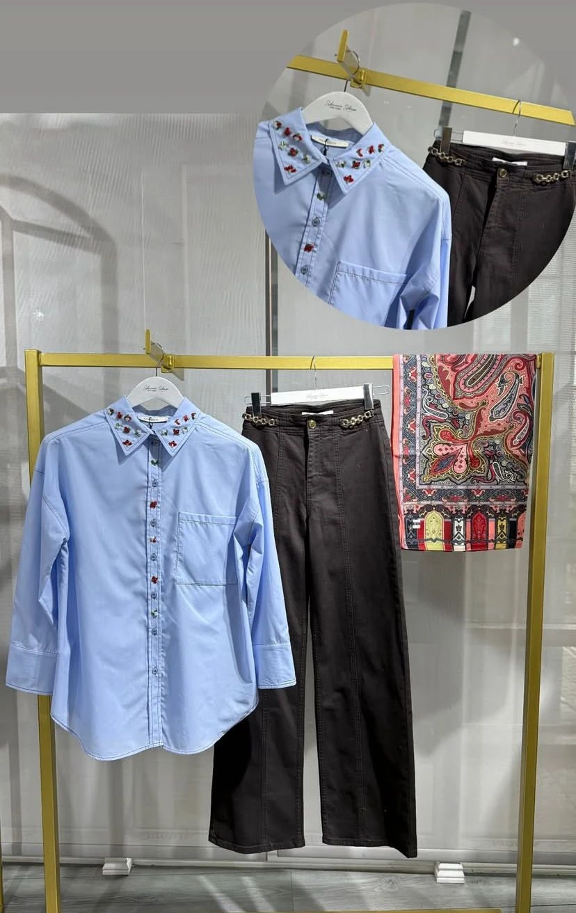 MAVİ YEŞİM ÖZCAN 4015 ÇİÇEK İŞLEMELİ GÖMLEK