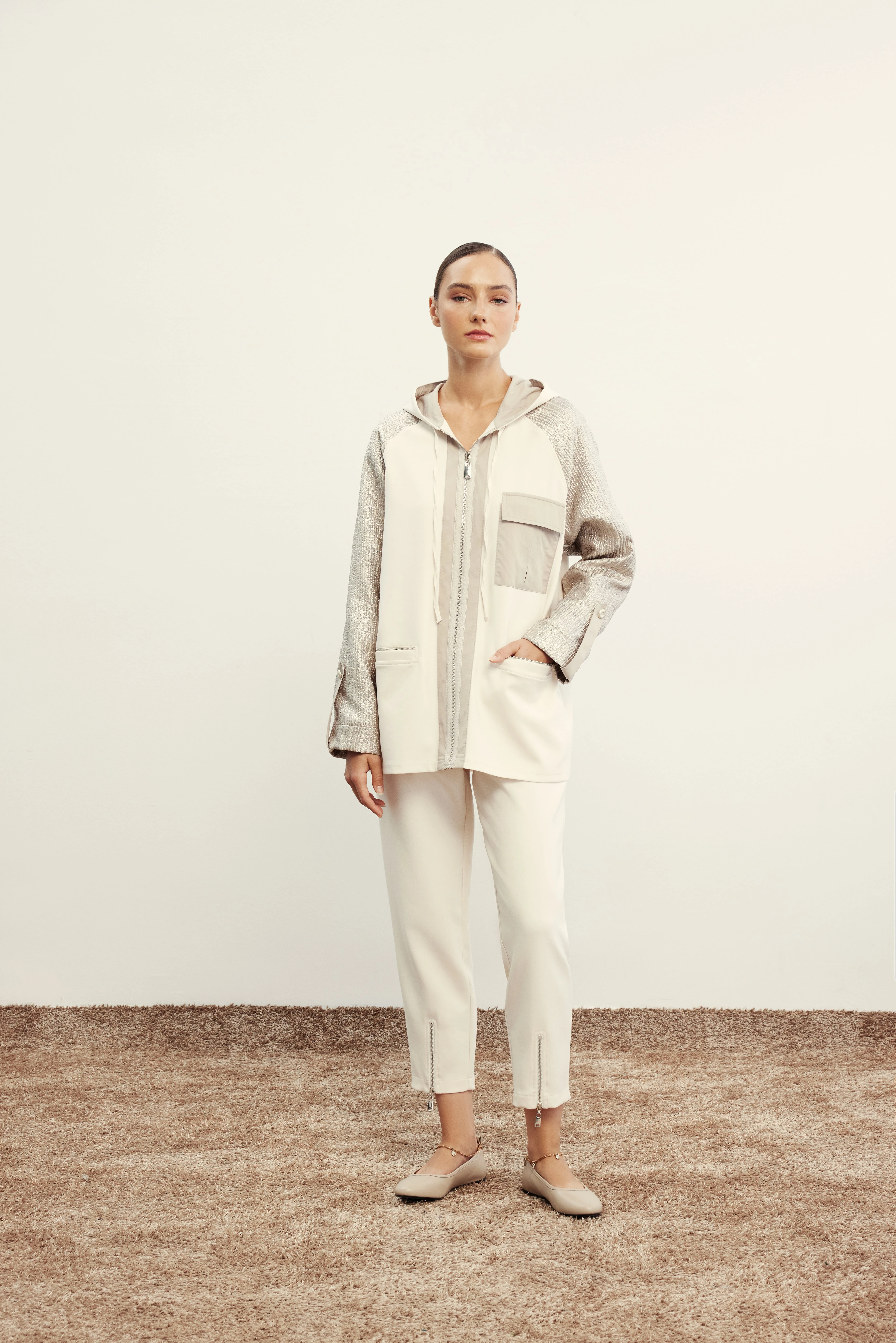 EKRU VENÖVE TOM TAKIM