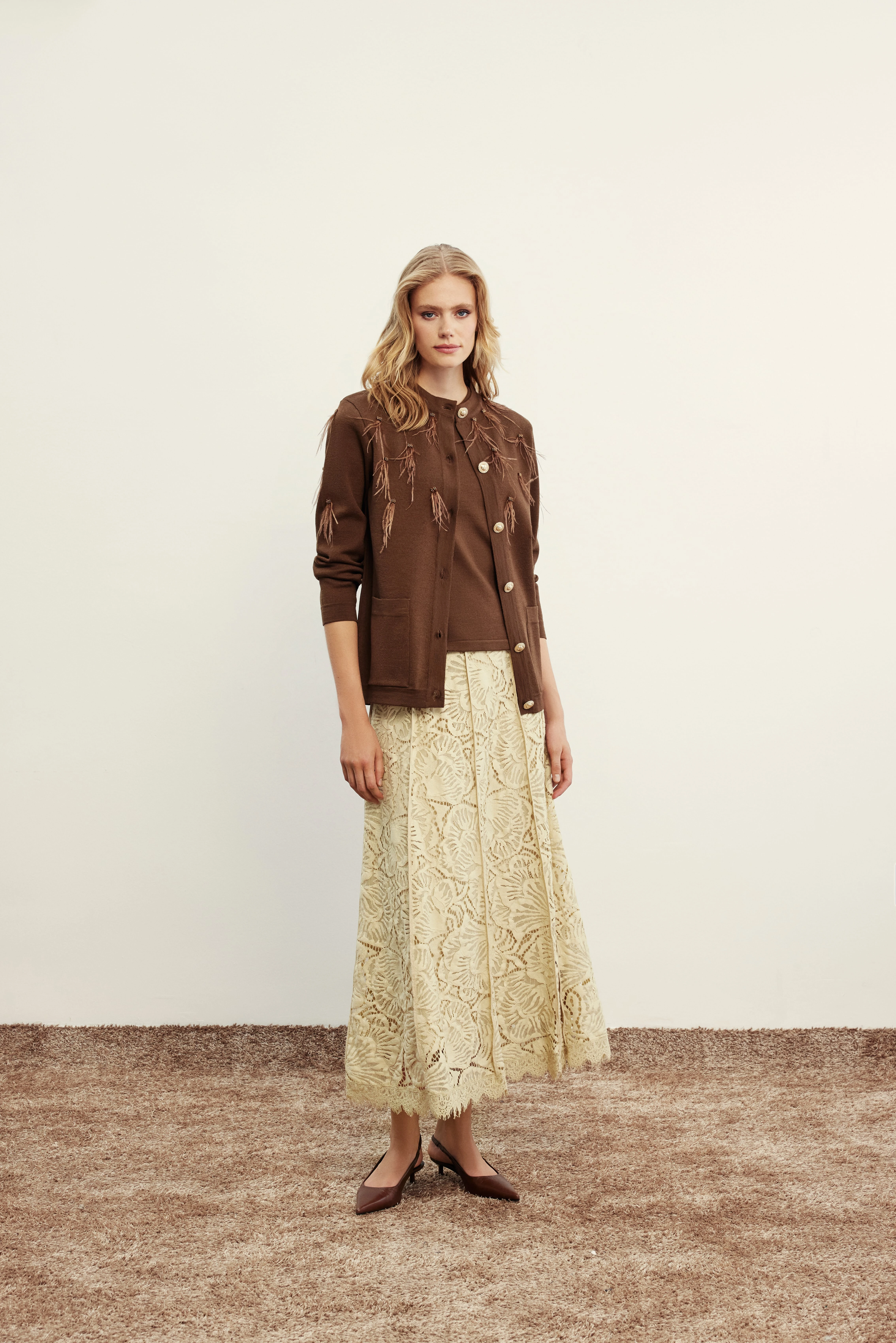 SARI VENÖVE ROGER ETEK