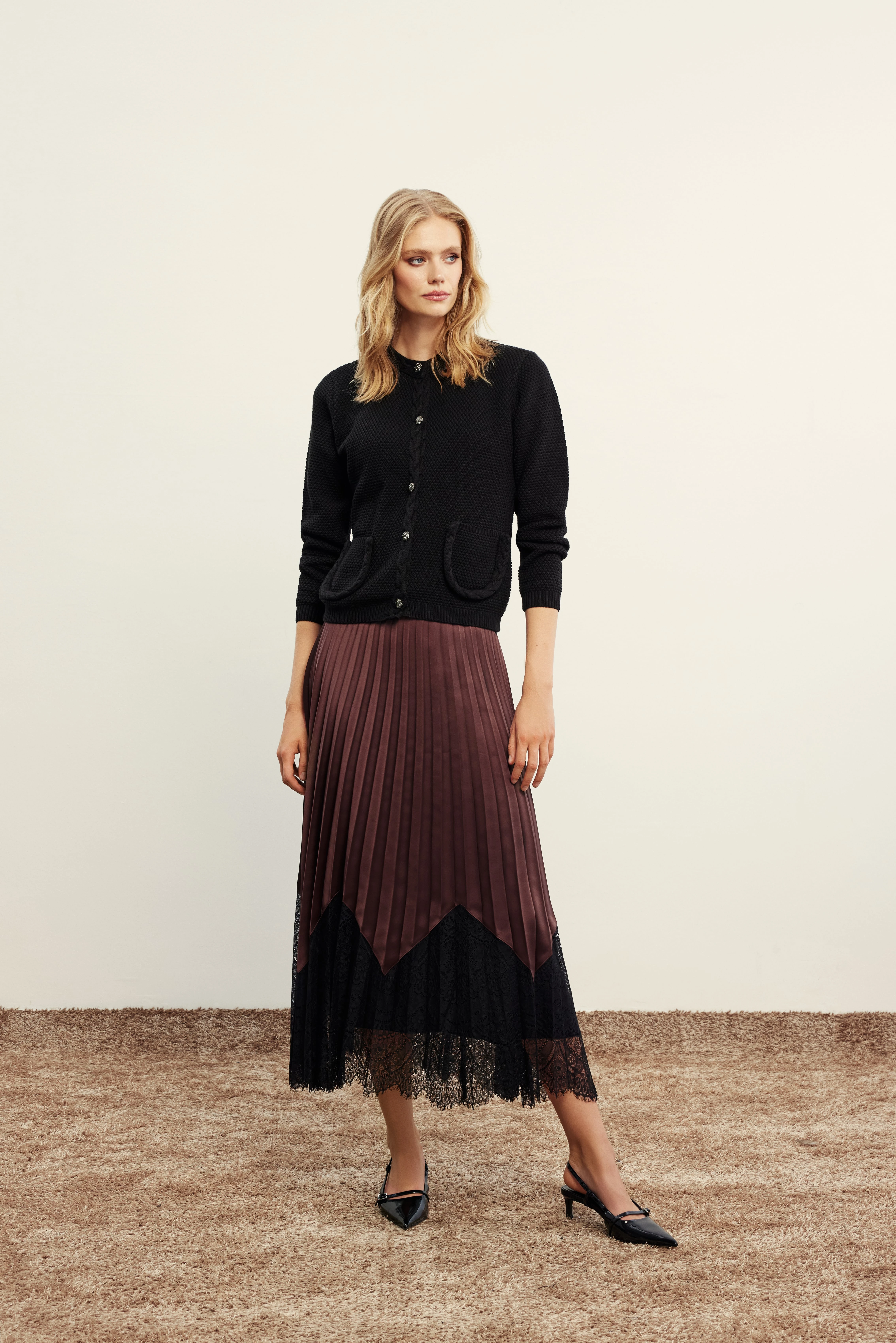 SİYAH VENÖVE BECCA HIRKA