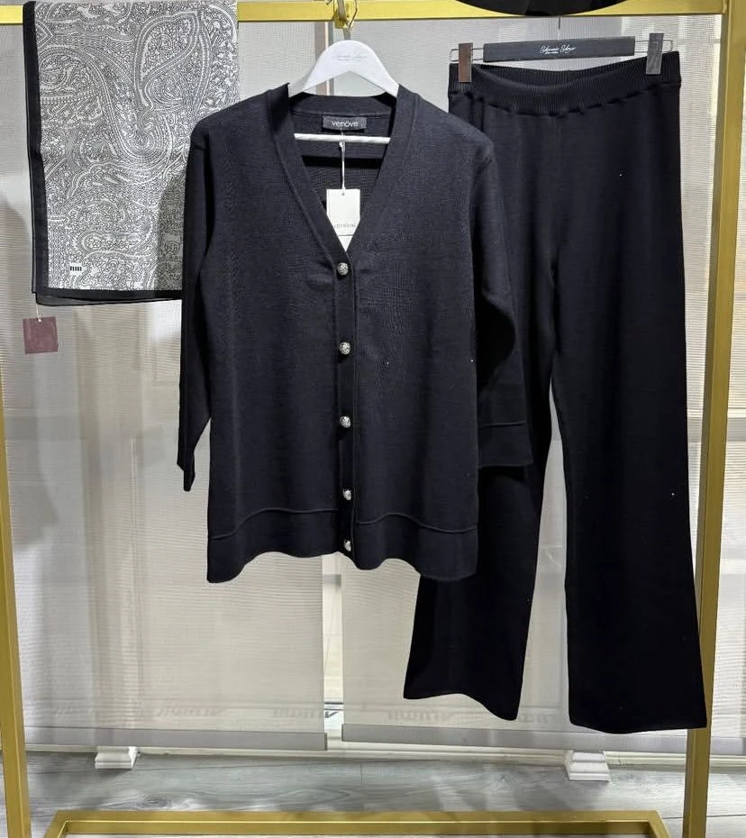 SİYAH VENÖVE JUNİ TAKIM